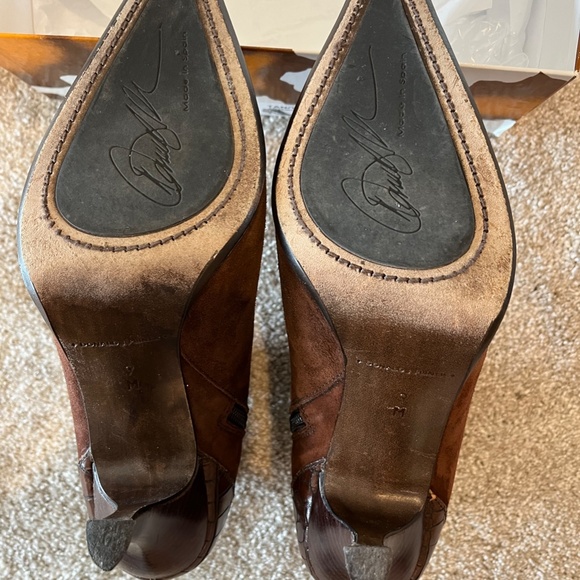 Donald J Pliner women's boots, suede/leather, size 9, gently used/original box - Picture 7 of 9